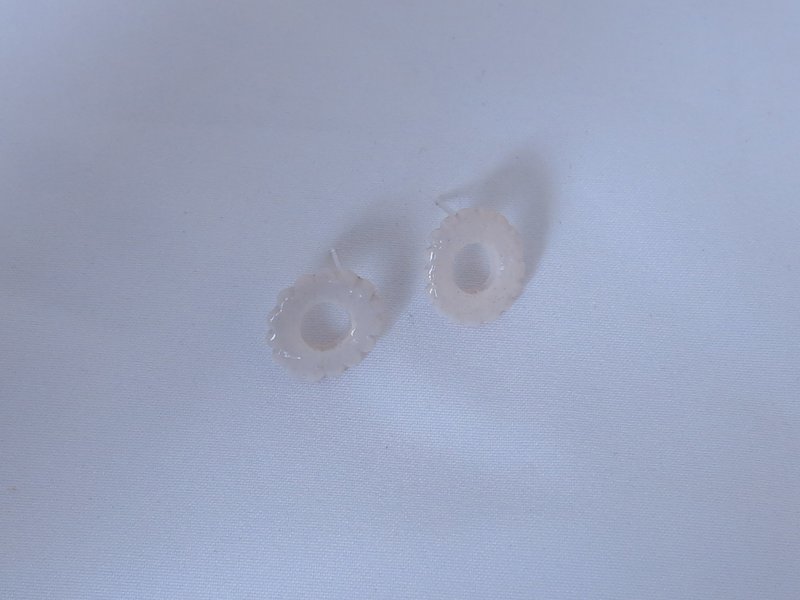 Couronne blanche陶瓷純銀耳環 - 耳環/耳夾/耳骨夾 - 瓷 白色