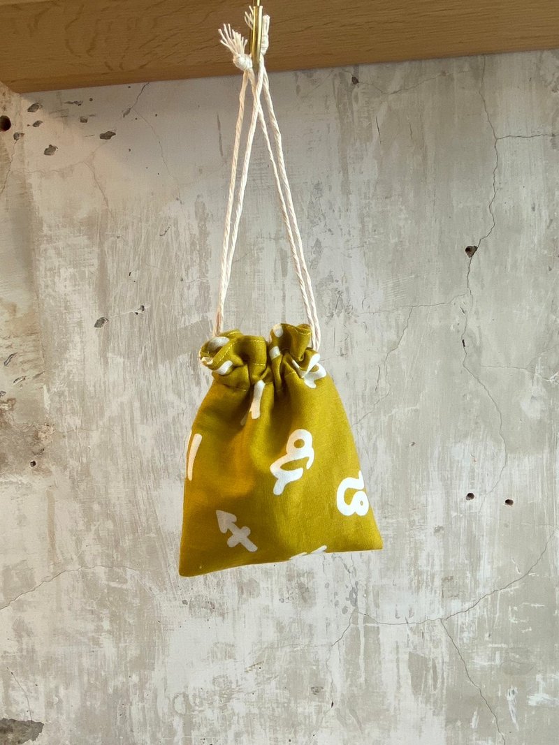 Original handmade cute drawstring bag in yellow - กระเป๋าหูรูด - ผ้าฝ้าย/ผ้าลินิน หลากหลายสี