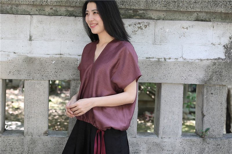 [Rolling cloth for Yimu Mu breeze to] European silk fabric summer short jacket - Women's Tops - Silk Red