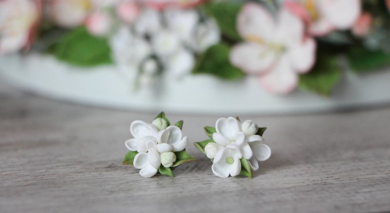 Wedding earrings Flower earrings Gift for girl Cute earrings - Earrings & Clip-ons - Clay White