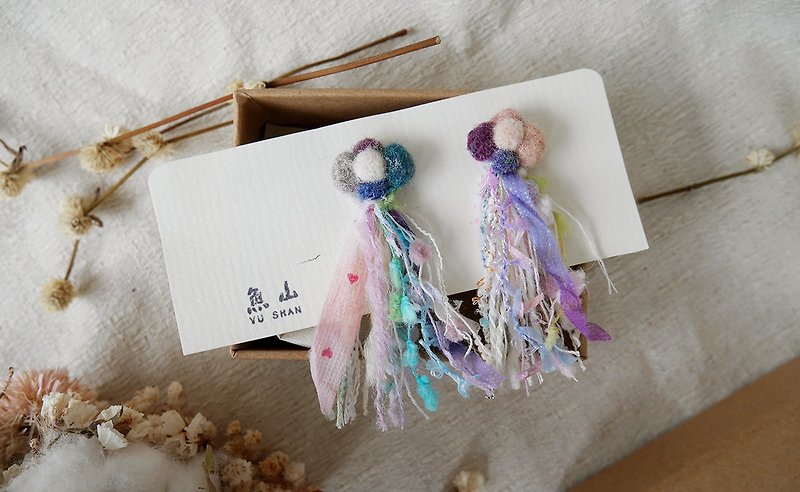 [A little more] handmade wool felt yarn earrings | sugar coating | clip type - Earrings & Clip-ons - Polyester Multicolor
