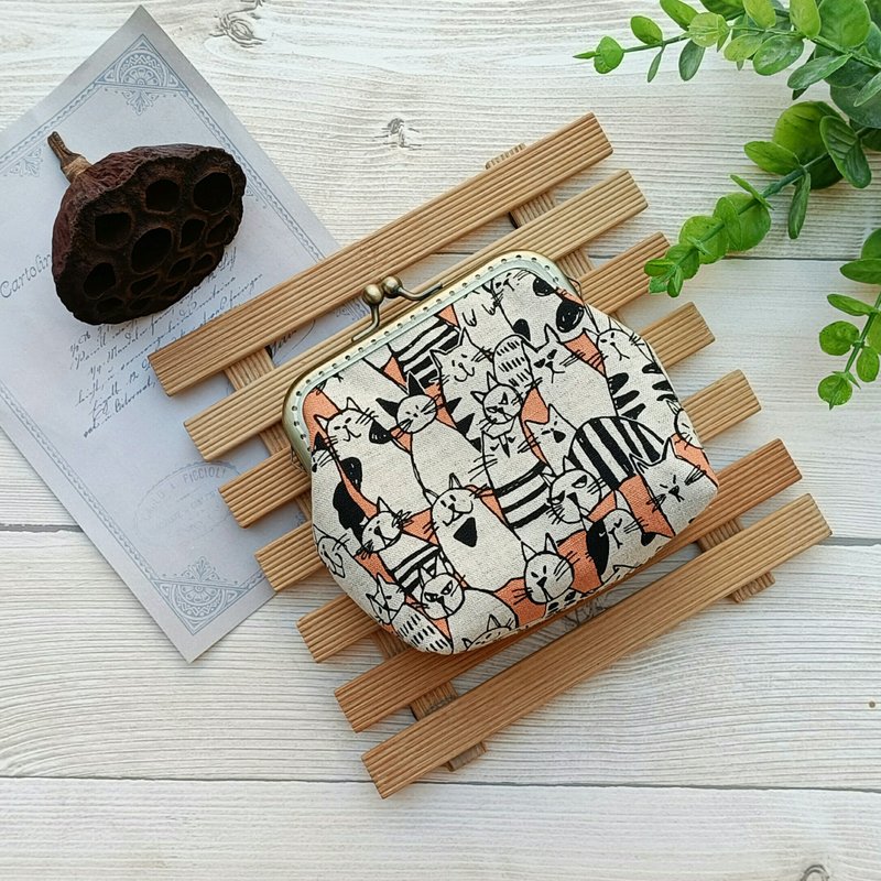 [Square kiss lock bag] Cat - Coin Purses - Cotton & Hemp Orange