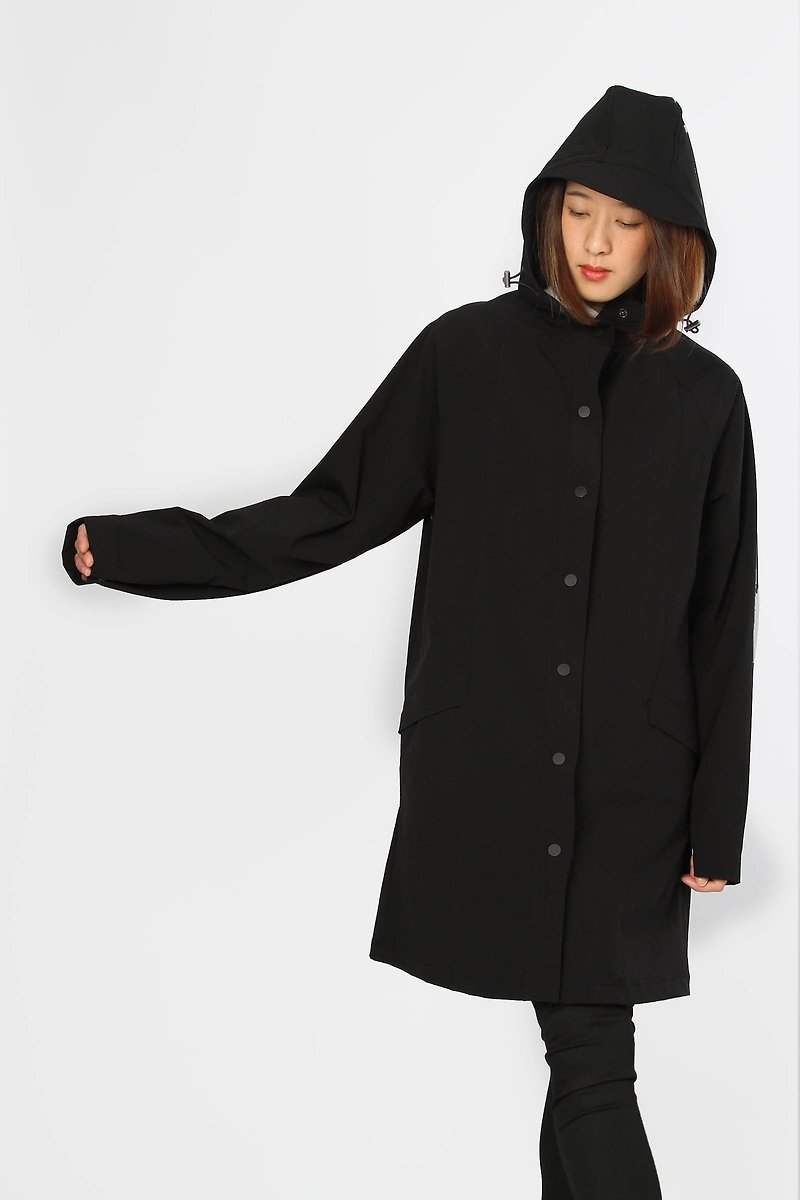 蛋形防潑水透氣外套 - 女大衣/外套 - 聚酯纖維 黑色