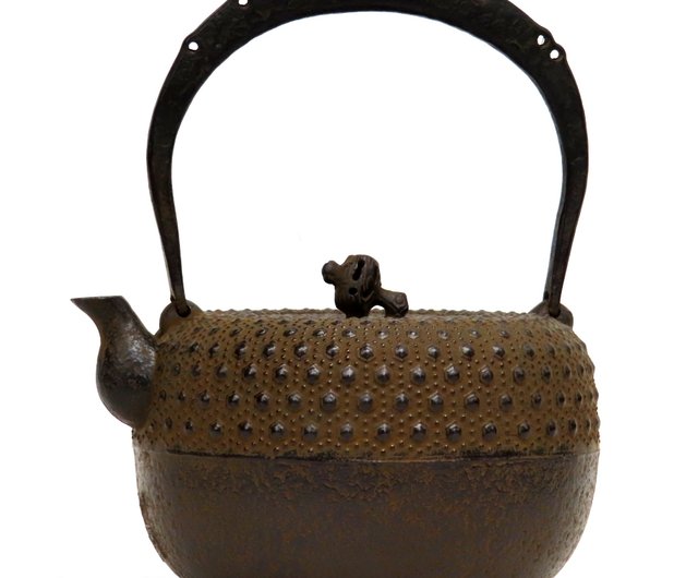 清末・清茂作 南部鉄器 鉄瓶 18型小槌亀甲1.5L 伝統的工芸品 ハンドメイド - ショップ 南部鉄器 鉄瓶の専門店 Shinwadenki  急須・ティーカップ - Pinkoi