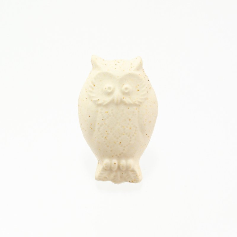 ceramics brooch owl off white - Brooches - Pottery White