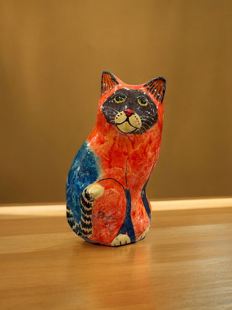 Handmade lacquered paper ware painted cat ornaments from Kashmir, India - Siamese cat - Items for Display - Wood Red