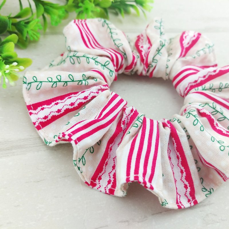 Country lace ribbon. Handmade donut hair bundle / large intestine ring - เครื่องประดับผม - ผ้าฝ้าย/ผ้าลินิน สีแดง