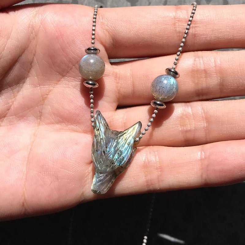 【Lost and find】Natural stone strong light labradorite wolf head necklace HC33