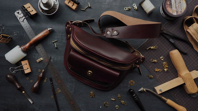 チェストバッグ、バックパック、クロスボディバイクバッグ、ハンドメイドヴィンテージ Horween CXL 牛革カスタム刻印ギフト - ショルダーバッグ - 革 多色