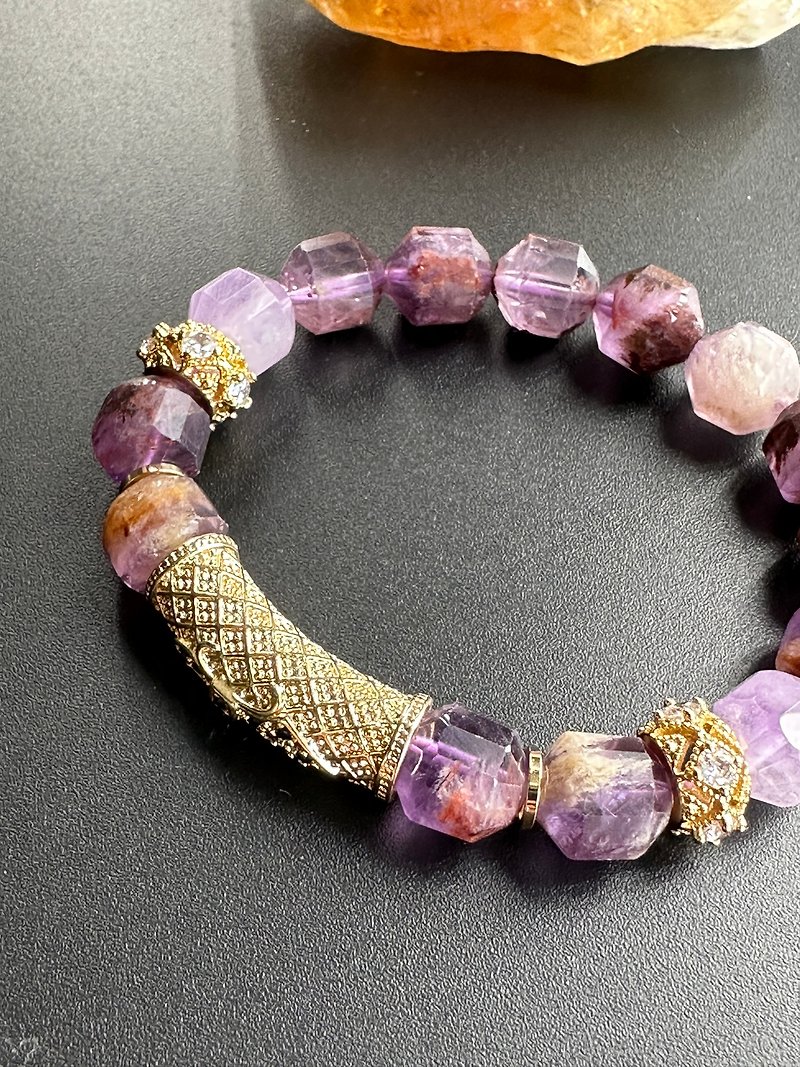 Purple Ghost, Lavender Amethyst. Original crystal bracelet. Free transportation. - สร้อยข้อมือ - คริสตัล 