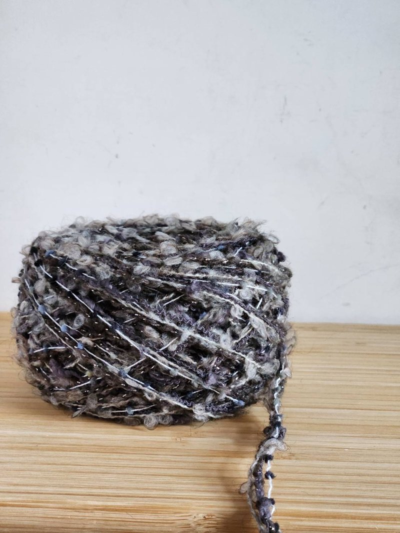 日本混合紗線　4560公分 ( 51.9g ) - 編織/刺繡/羊毛氈/縫紉 - 其他人造纖維 灰色