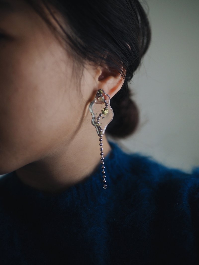 WARABI Earrings - ต่างหู - เรซิน ขาว