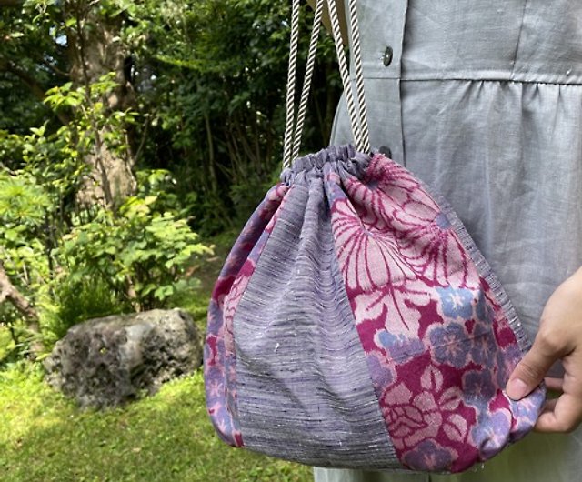 Kimono remake drawstring bag rose flower - Shop shizendo Toiletry
