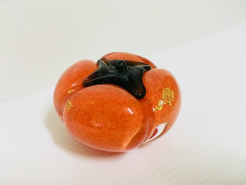 Persimmon fruit paperweight with crystal glass and gold leaf - Items for Display - Glass Orange