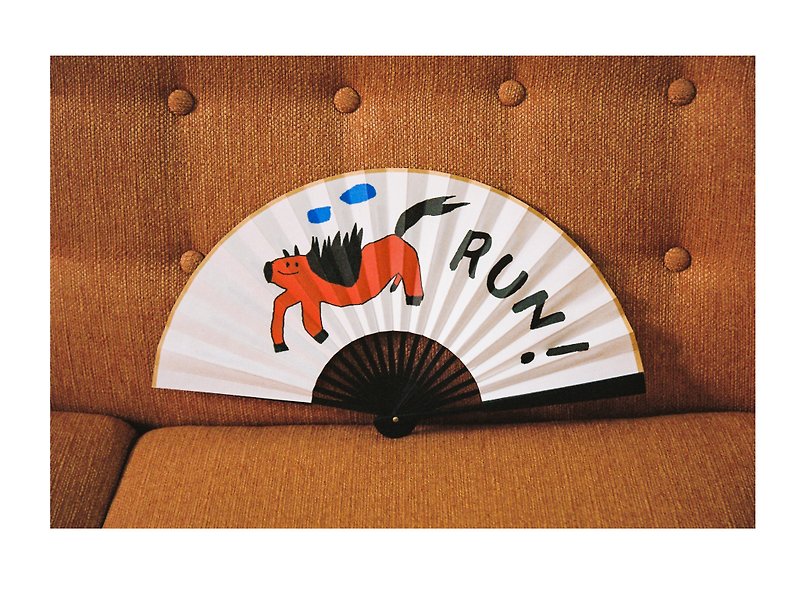 Lin Li's mother-in-law OLINLIO Xiaoma Ge RUN folding fan - Fans - Other Materials Red