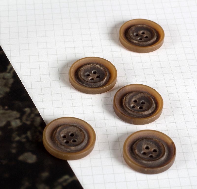 Button four-hole button celluloid (2 into) - ชิ้นส่วน/วัสดุอุปกรณ์ - พลาสติก สีนำ้ตาล