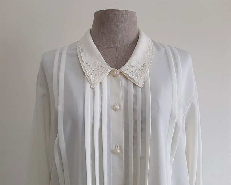 Vintage Cream Lace Collar Blouse - Women's Tops - Polyester 