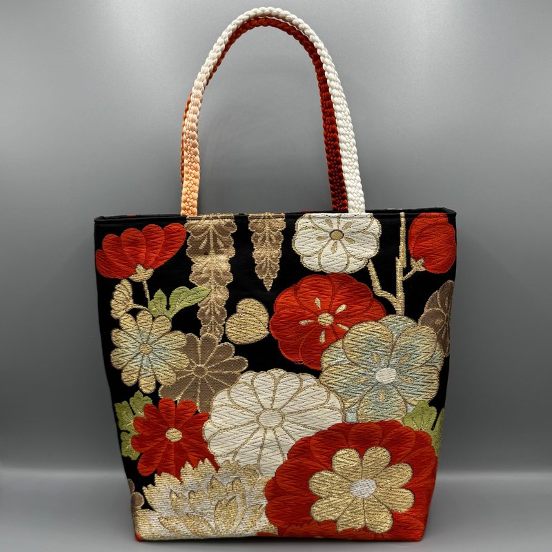 着物 帯 帯締め リメイク トートバッグ ハンドメイド 唐織 蜀江文 黒地 逸品 - 手提包/手提袋 - 絲．絹 黑色
