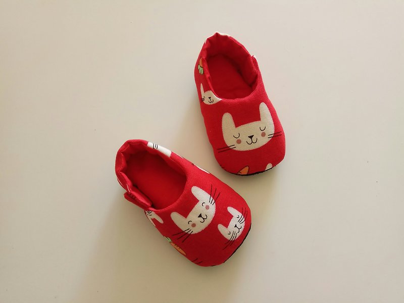 <Red> Rabbit with carrot birthday gift birthday gift baby shoes - Bibs - Cotton & Hemp Red