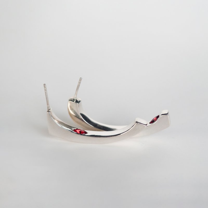 Buttress-earring (silver) - 耳環/耳夾/耳骨夾 - 純銀 銀色