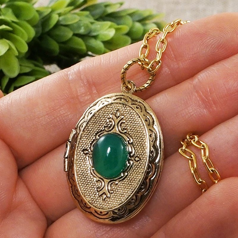 Green Agate Stone Golden Oval Photo Locket Pendant Necklace Woman Jewelry Gift - 項鍊 - 其他材質 綠色