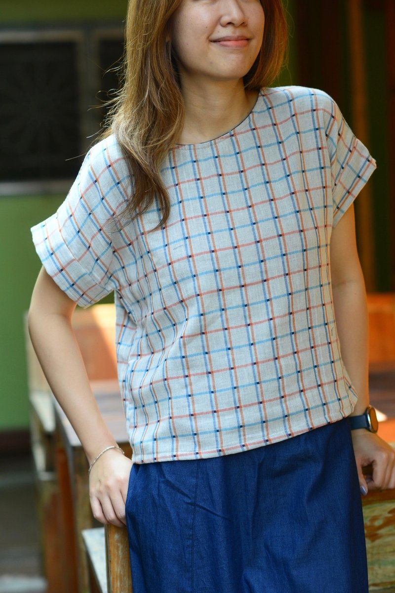 Reversible shortsleeved cotton blouse - 女上衣/長袖上衣 - 棉．麻 