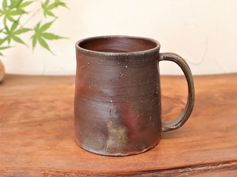 Bizen ware beer mug - Sangiri b5-085 - Mugs - Pottery Brown