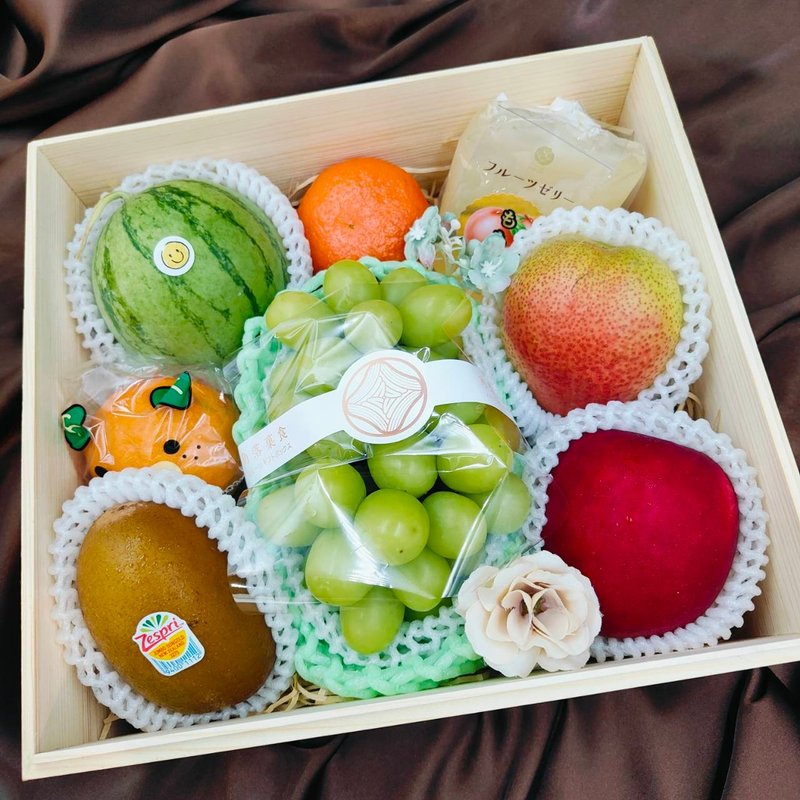 Muscat Grape Comprehensive Fruit Wooden Gift Box - อื่นๆ - ไม้ สีนำ้ตาล