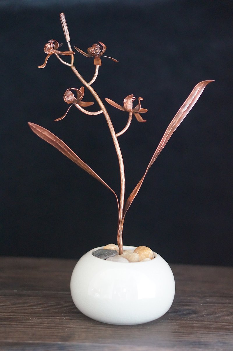 【Xishanによる手作り】伝統的な手作りの赤い銅の刻まれた蘭の枝の装飾フラワーアレンジメントアート柔らかい装飾