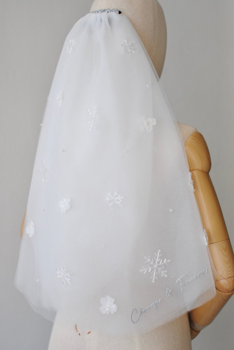White Camellia and Snowflake Veil - 髮夾/髮圈 - 繡線 白色