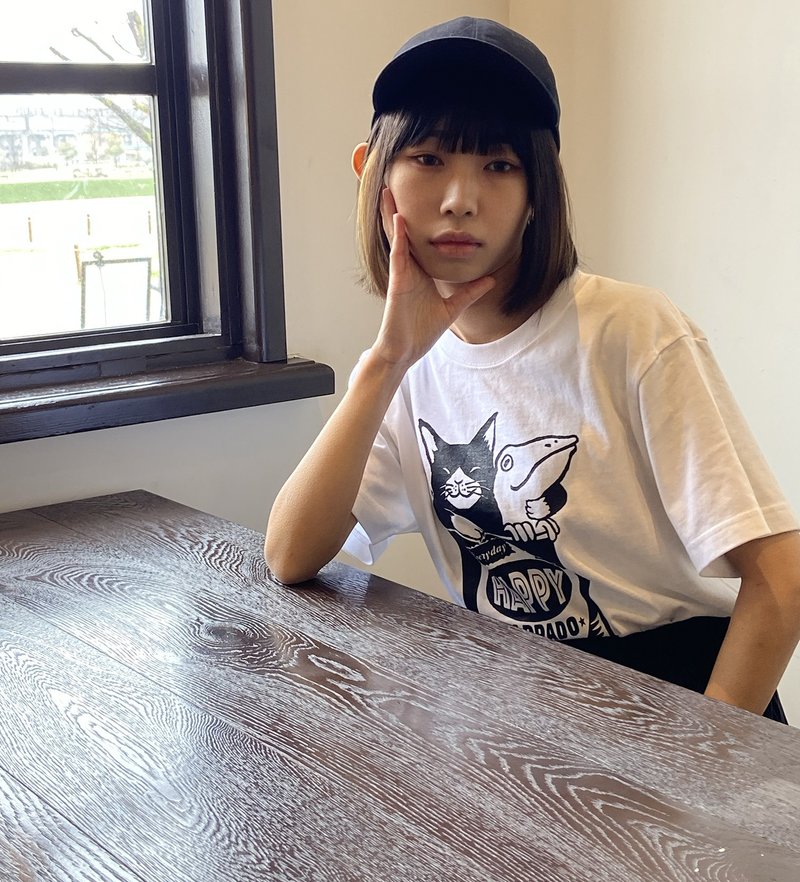 猫と青蛙のTシャツ　白　男女兼用 - Tシャツ - コットン・麻 ホワイト