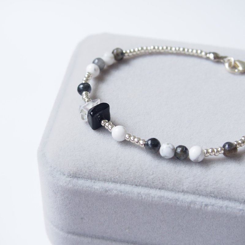 White Turquoise | Labradorite | Spar • Electroplated Silver Bead Bracelet - Bracelets - Gemstone Black