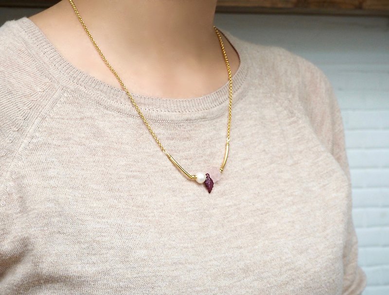 BEAUTY ROSE necklace <Pomegranate / crystal powder / pearl> - Necklaces - Gemstone 