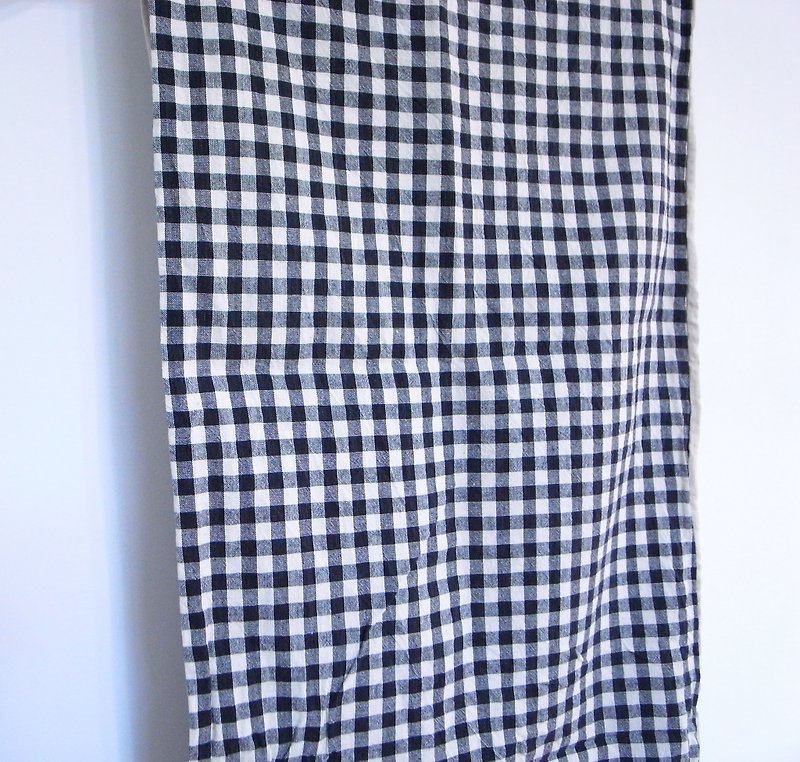 黒と白のチェック柄のスカーフ。 2つの側面は同じではありません - マフラー・ストール - コットン・麻 ブラック