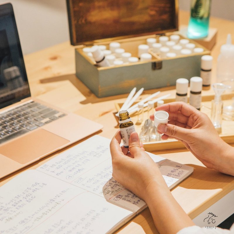 線上韓國KDCA一日天然精油調香師證照 - 蠟燭/香氛/手工皂 - 精油 透明