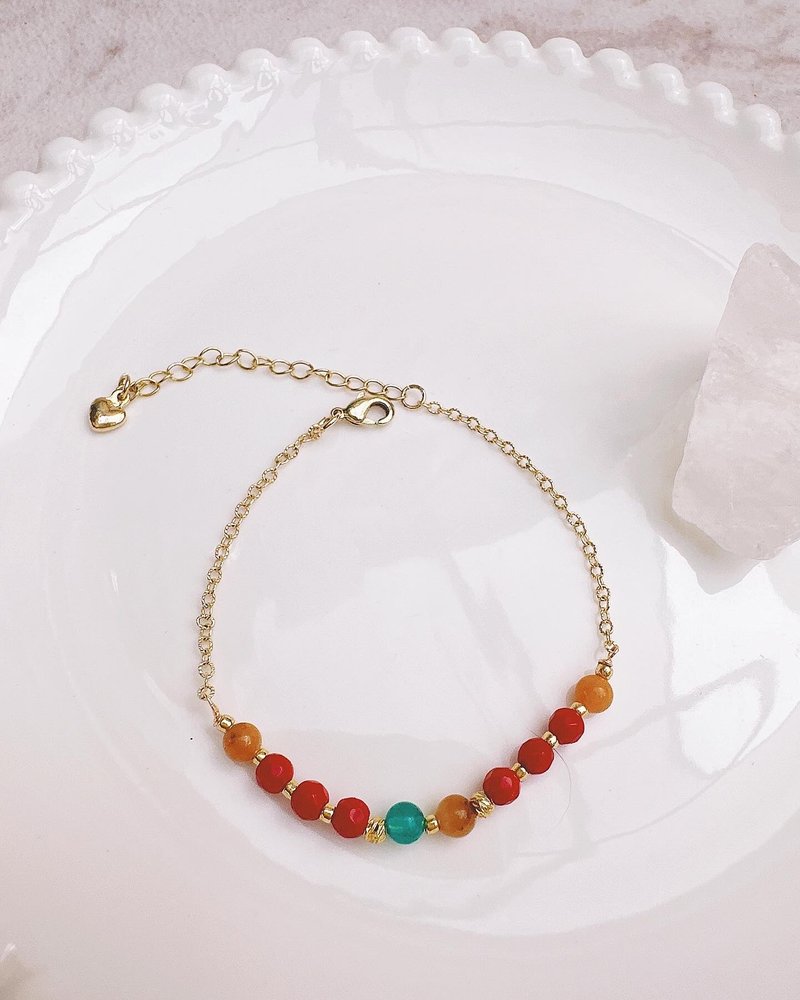 C&W natural southern red agate chicken fat yellow old Wax Stone with 14ks925 gold-filled bracelet - สร้อยข้อมือ - หยก สีทอง