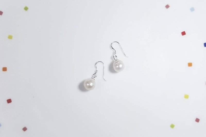 //White Dew // Sterling Silver Freshwater Pearl Natural Pearl Earrings Valentine's Day Gift - ต่างหู - เครื่องเพชรพลอย ขาว