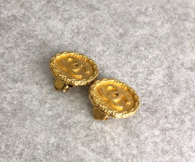 早割クーポン！ packaging] used branded Japan, from Direct CHANEL Clip gold その他