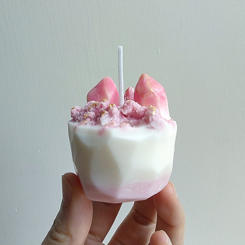 Stone | Natural Soywax Scented Candle | Strawberry | Birthday Gift - เทียน/เชิงเทียน - ขี้ผึ้ง สีแดง