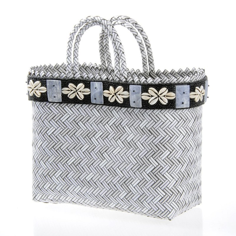 Indonesian beads string shell woven bag square pattern hand bag large capacity - กระเป๋าถือ - พลาสติก 