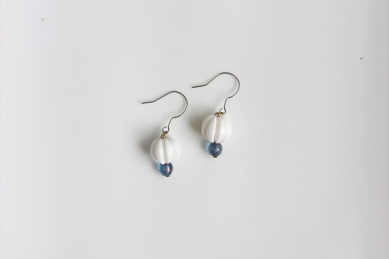 Tridacna little mushroom shape earrings - Earrings & Clip-ons - Gemstone Blue