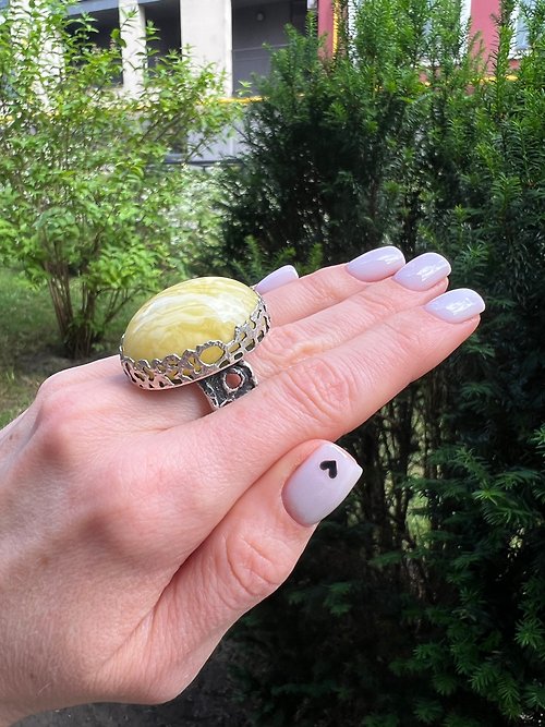 AVAmber 大号可调节银戒指 镶手工制作的景观琥珀 纯银戒指镶风景琥珀嵌