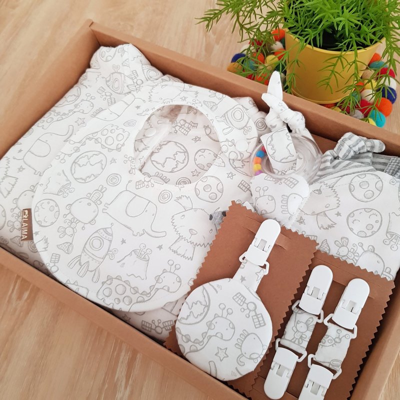 Soft knitted cotton practical five-piece set for first-month gift, various designs and colors can be customized - ของขวัญวันครบรอบ - ผ้าฝ้าย/ผ้าลินิน หลากหลายสี