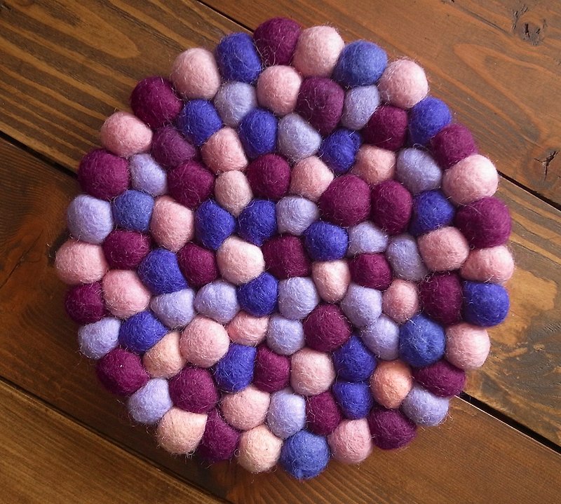 羊毛氈 彩虹 彩色 球球 手工 餐墊 隔熱墊 鍋墊 圓形20cm紫 - 餐桌布/餐墊 - 羊毛 紫色
