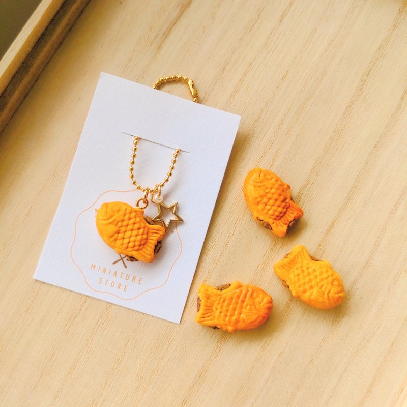 minita* Mini Taiyaki Large High Simulation Ornament Charm Pin Healing Small Pocket Food - Charms - Resin Orange