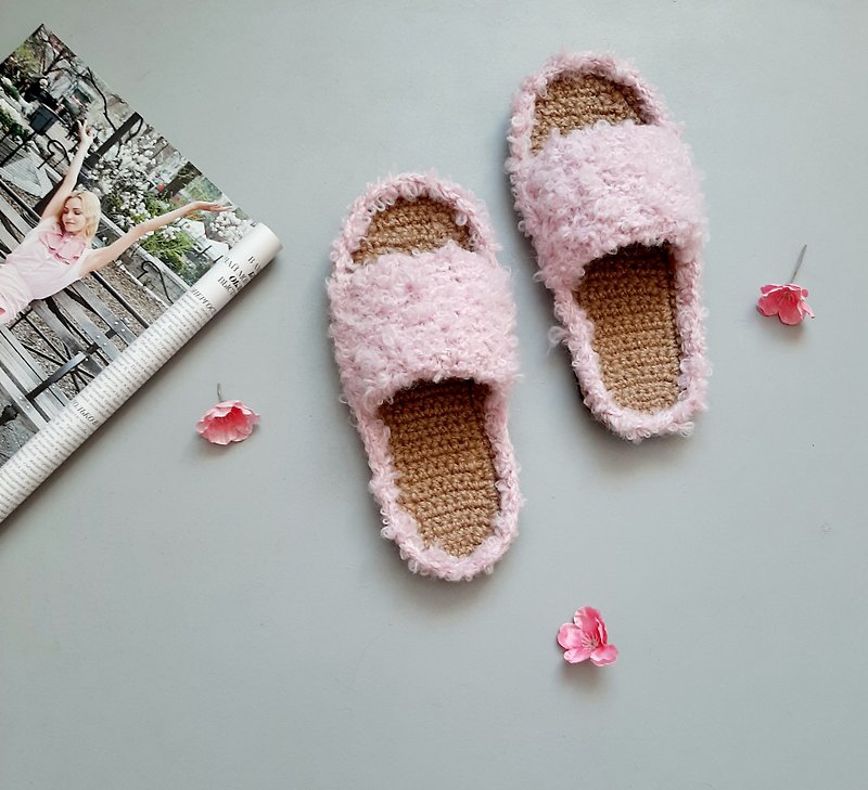 Custom slippers New 2022! Pink indoor sliders - Fuzzy slippers women