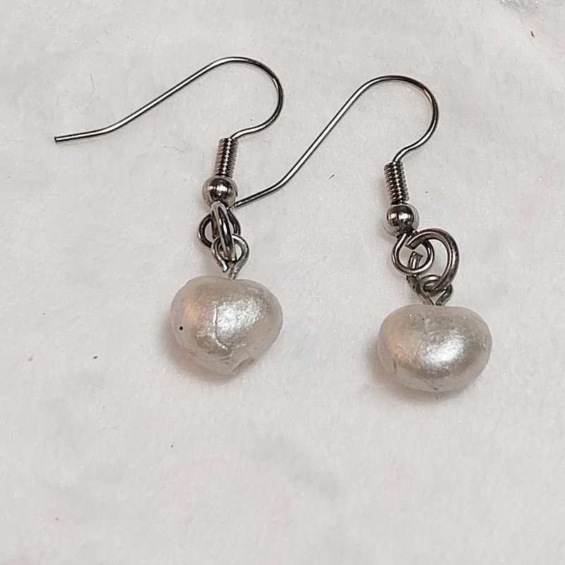 ็Heart Earring Handmade Air Dry Clay Eco Friendly Stainless Wire Hook - 耳環/耳夾/耳骨夾 - 黏土 銀色