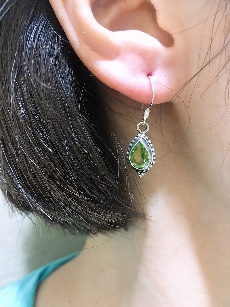 切面 橄欖石 尼泊爾 特色 耳環 手工製 925純銀 - 耳環/耳夾 - 半寶石 綠色