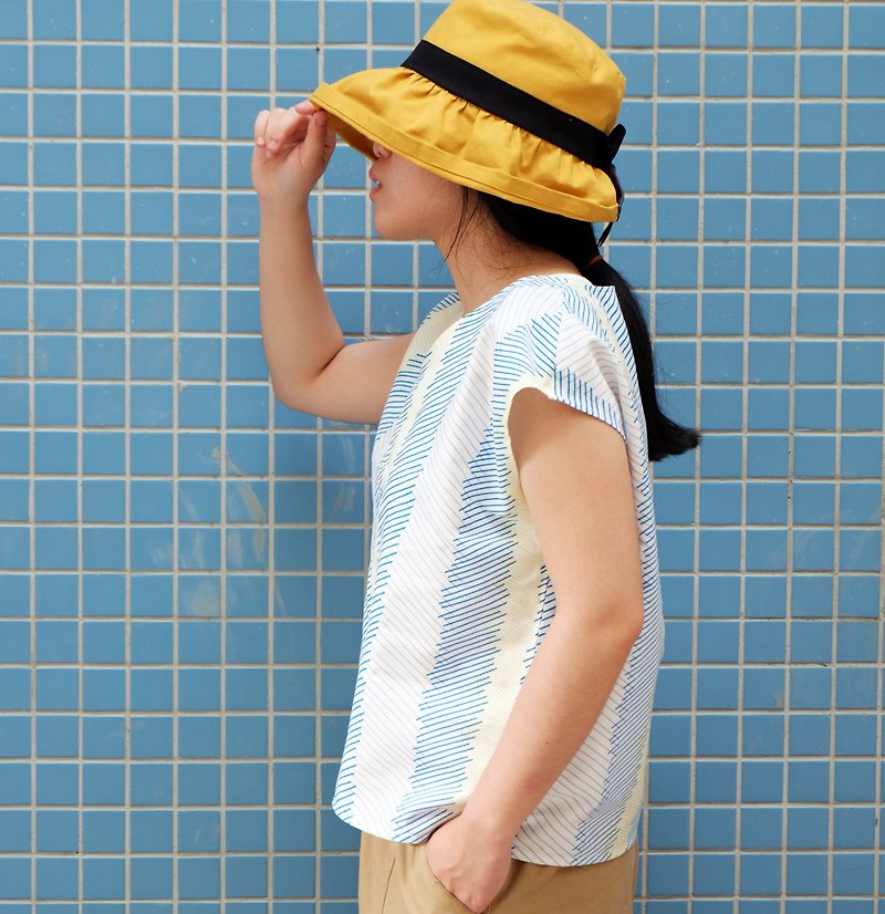Japanese style short board V-neck shirt summer blue cool custom handmade shirt - Women's Tops - Cotton & Hemp White