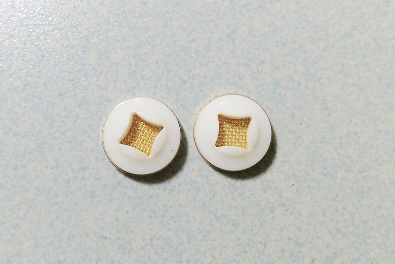 Bailing retro earrings / clip / pin - Earrings & Clip-ons - Plastic 